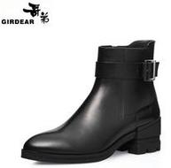 Girdear/哥弟秋冬新款尖頭牛皮金屬扣中跟女鞋方扣短靴910289